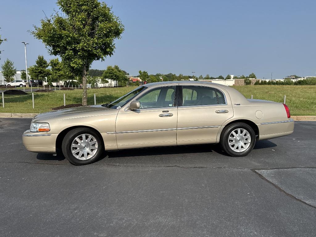 used 2011 Lincoln Town Car car, priced at $10,575