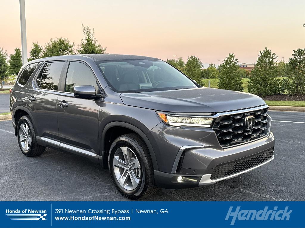 new 2025 Honda Pilot car, priced at $44,960