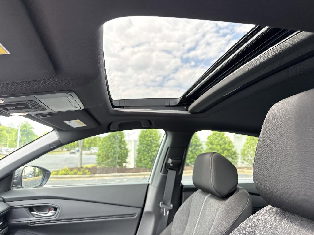new 2025 Honda Accord Hybrid car, priced at $33,107