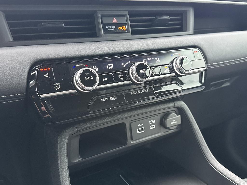 new 2025 Honda Pilot car, priced at $42,363