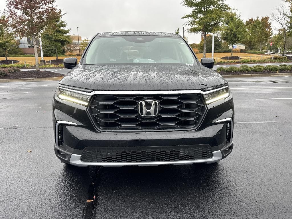 new 2025 Honda Pilot car, priced at $42,363