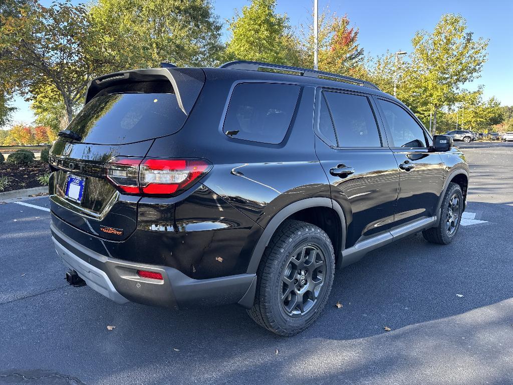 new 2025 Honda Pilot car, priced at $48,370