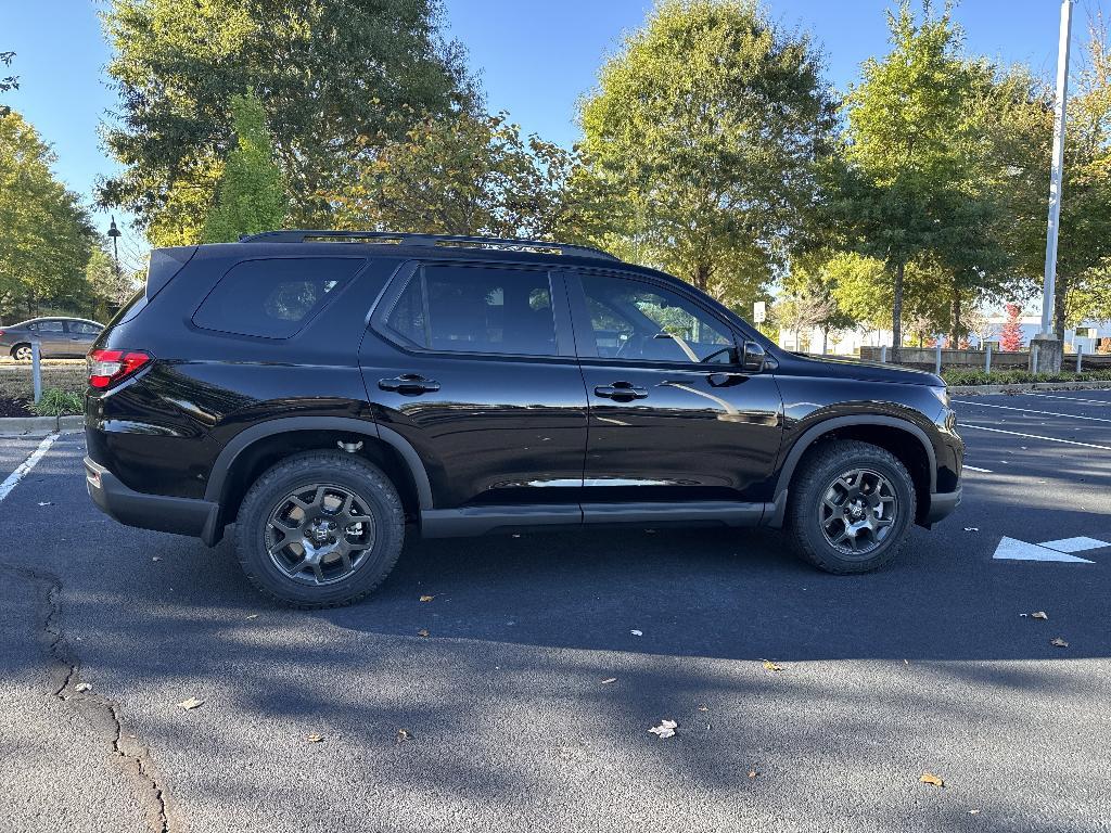 new 2025 Honda Pilot car, priced at $48,370