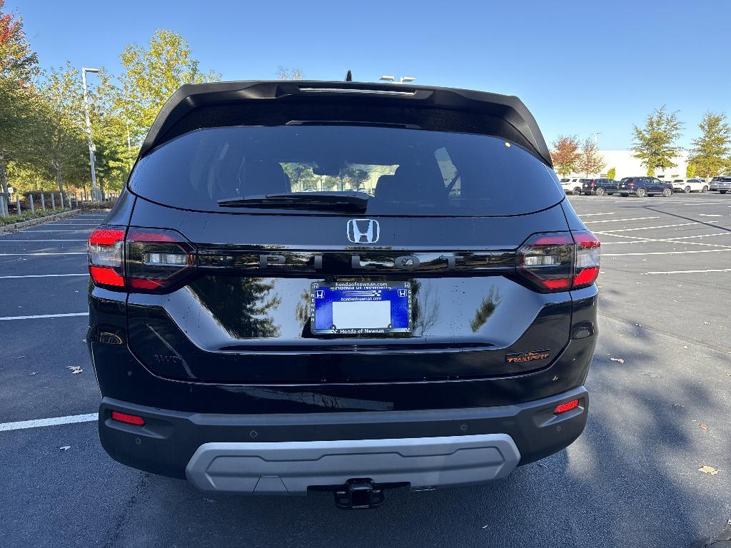new 2025 Honda Pilot car, priced at $48,370