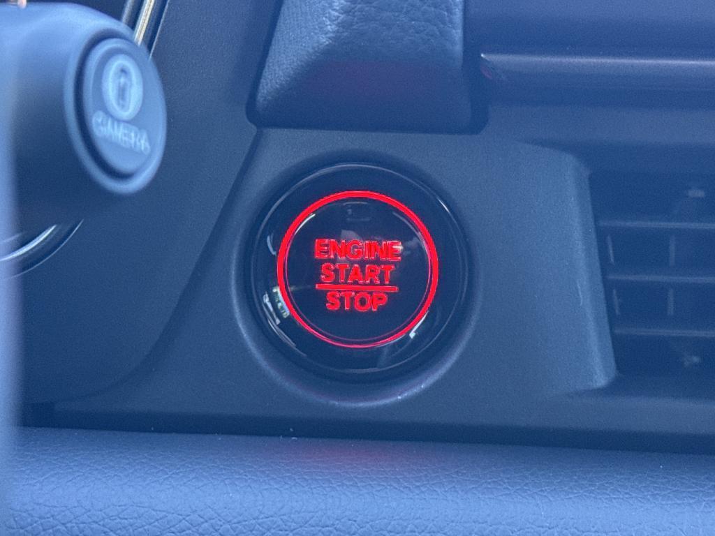 new 2025 Honda Pilot car, priced at $48,370