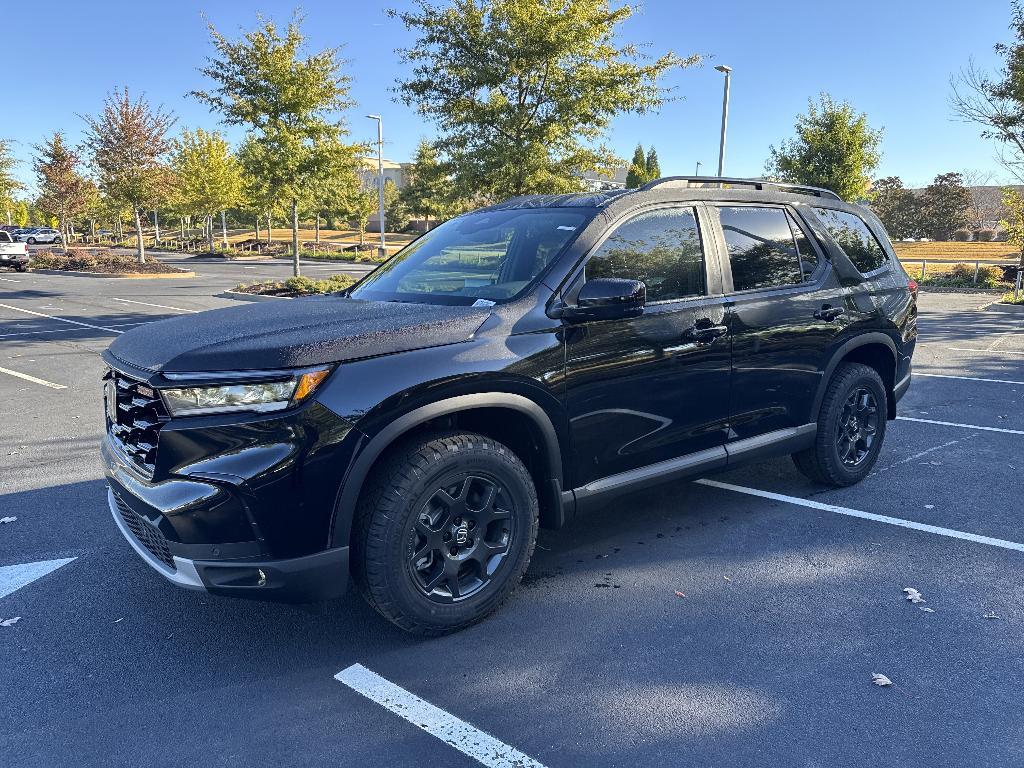 new 2025 Honda Pilot car, priced at $48,370