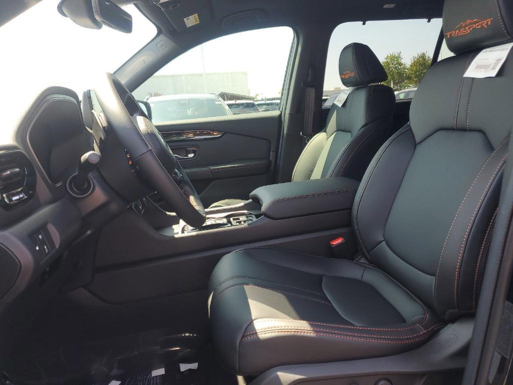 new 2025 Honda Pilot car, priced at $47,804