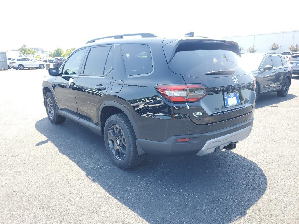 new 2025 Honda Pilot car, priced at $47,804