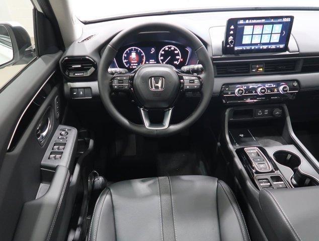 new 2025 Honda Pilot car, priced at $49,392