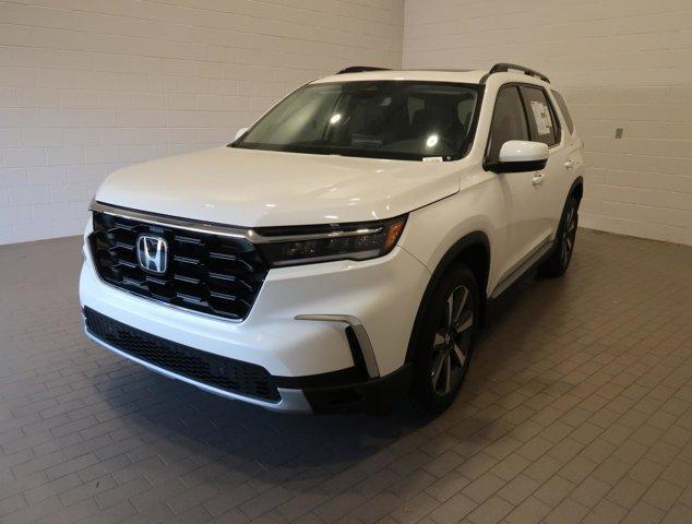 new 2025 Honda Pilot car, priced at $49,392