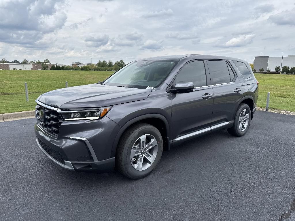 new 2025 Honda Pilot car, priced at $44,232