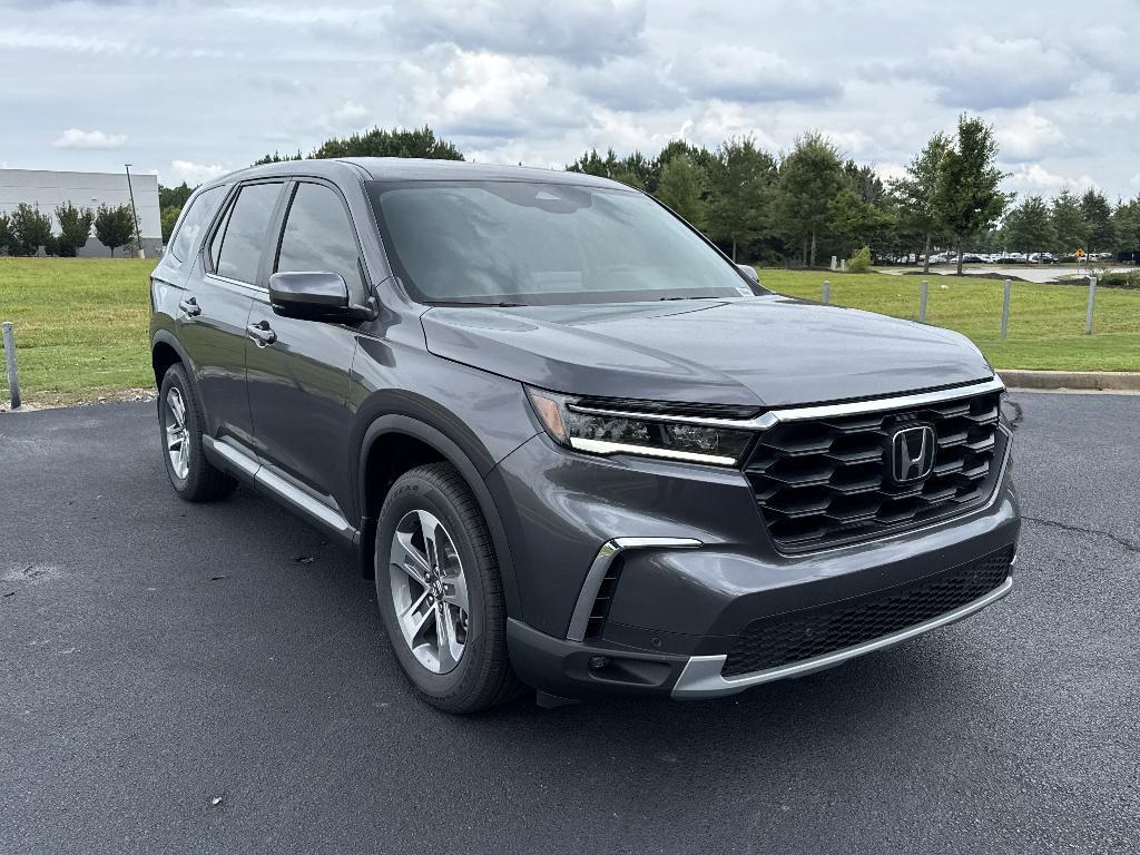 new 2025 Honda Pilot car, priced at $44,298