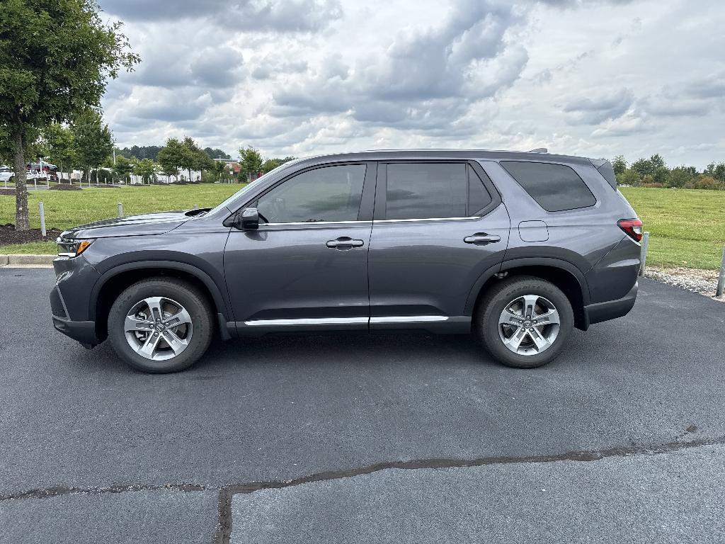 new 2025 Honda Pilot car, priced at $44,298