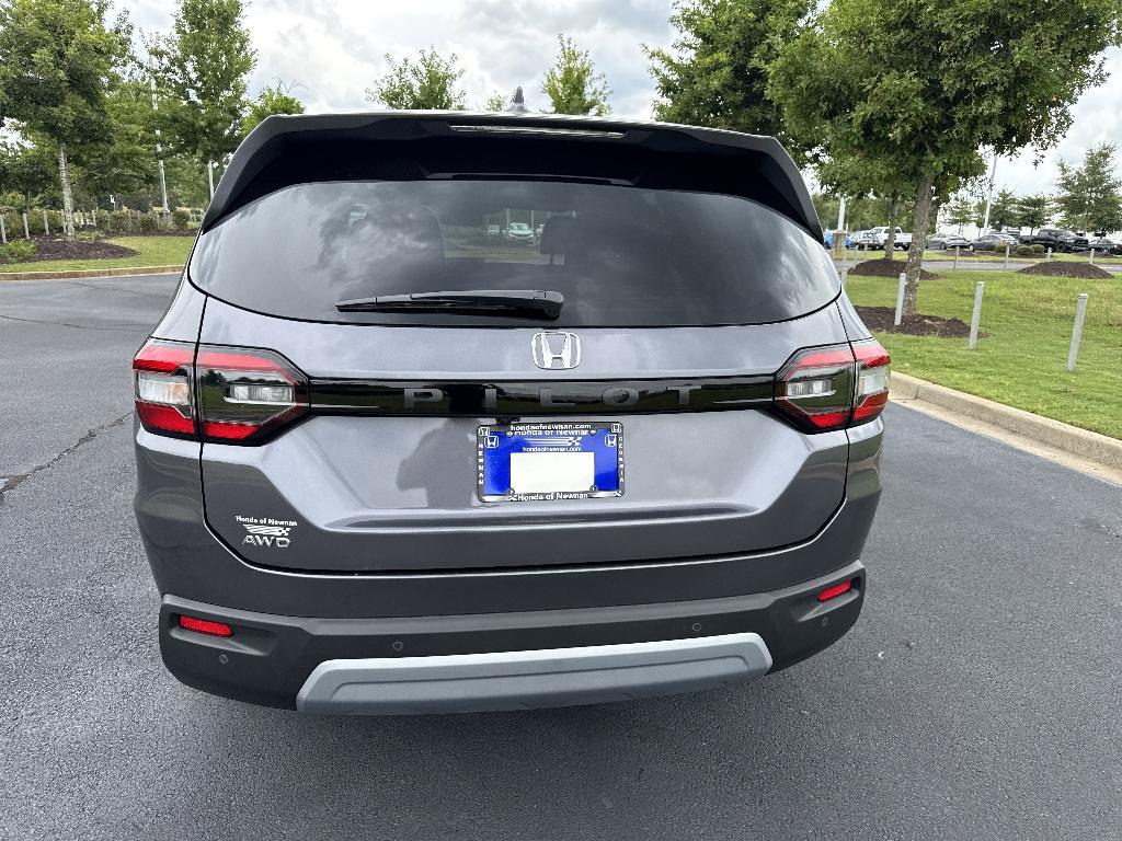 new 2025 Honda Pilot car, priced at $44,298