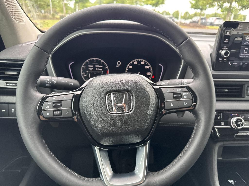 new 2025 Honda Pilot car, priced at $44,298