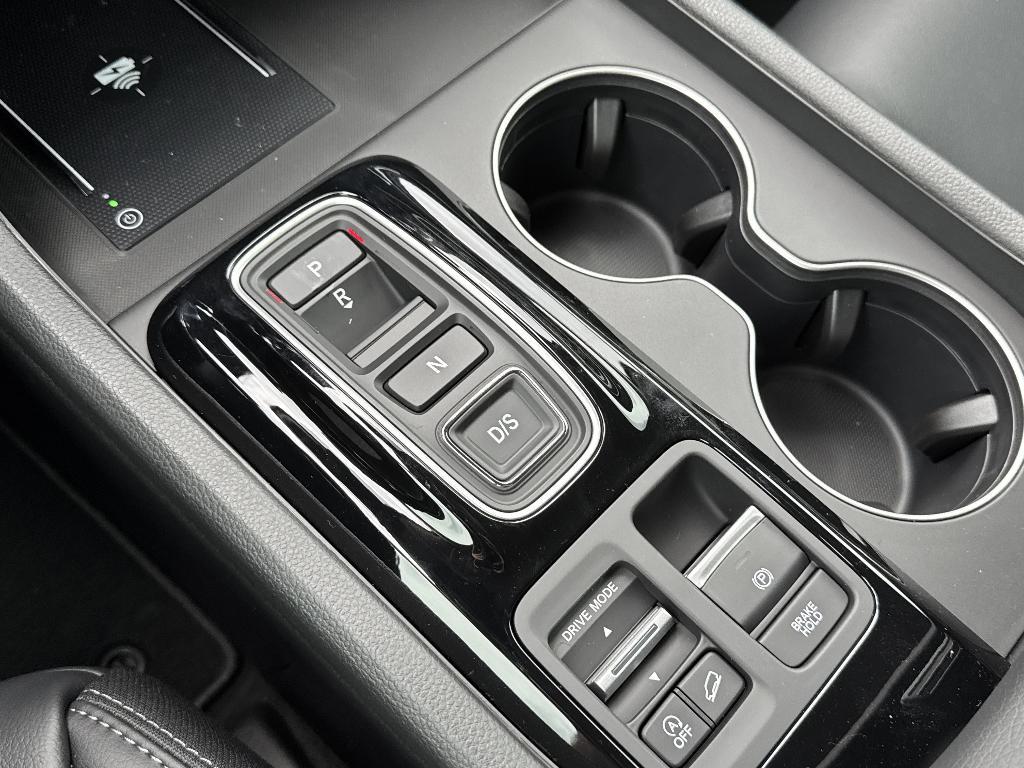 new 2025 Honda Pilot car, priced at $44,298