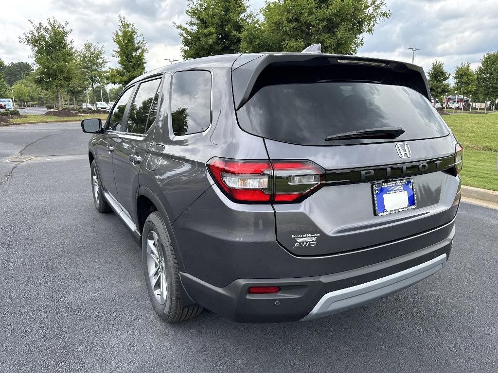 new 2025 Honda Pilot car, priced at $44,298