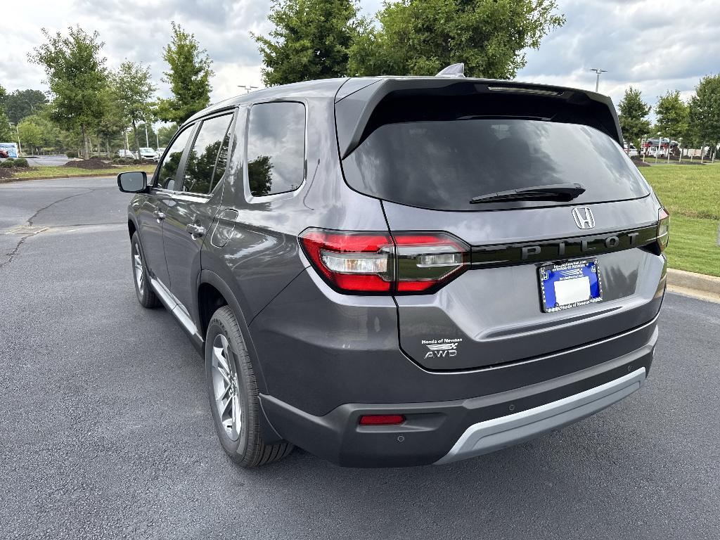 new 2025 Honda Pilot car, priced at $44,232