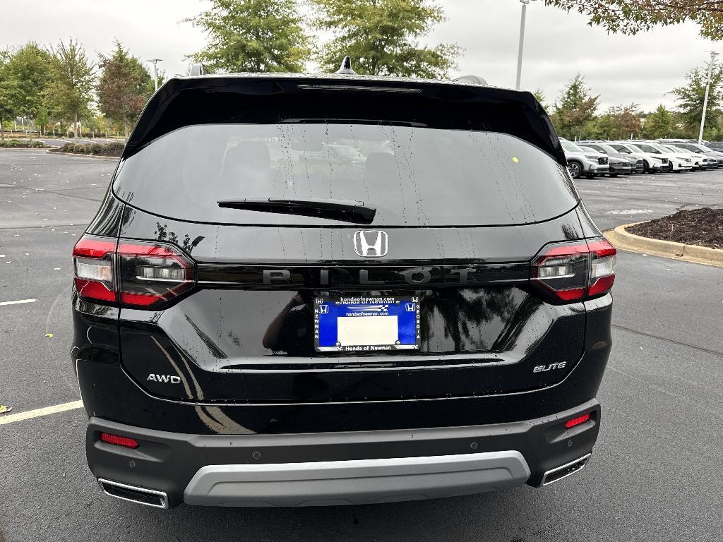 new 2025 Honda Pilot car, priced at $54,575