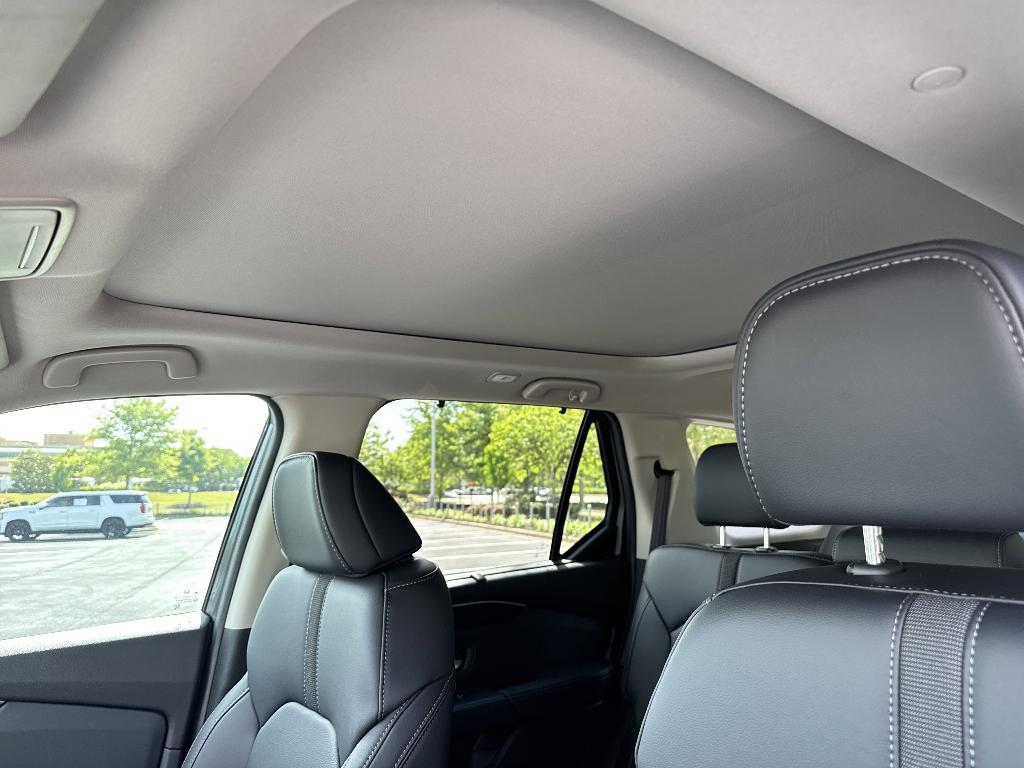 new 2025 Honda Pilot car, priced at $46,018