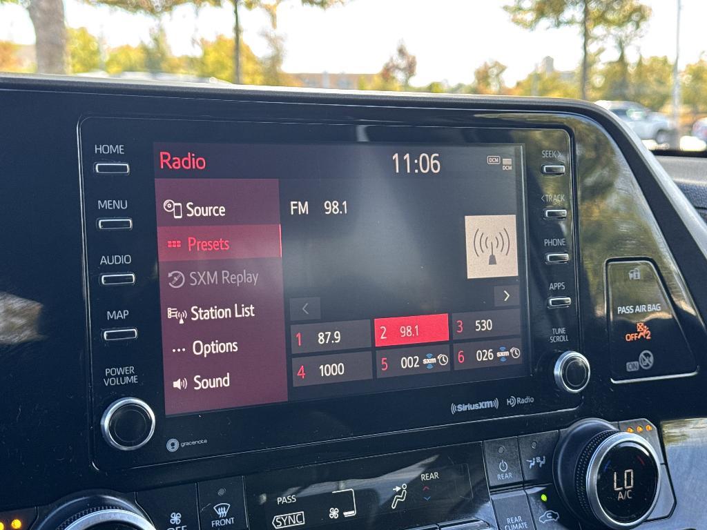 used 2020 Toyota Highlander car, priced at $25,900