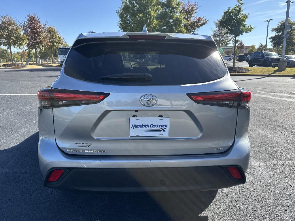 used 2020 Toyota Highlander car, priced at $25,900