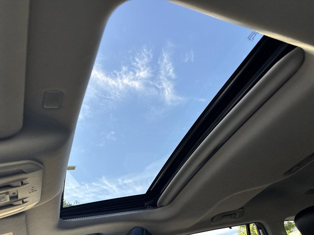 used 2020 Toyota Highlander car, priced at $25,900