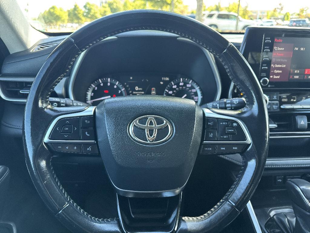 used 2020 Toyota Highlander car, priced at $25,900