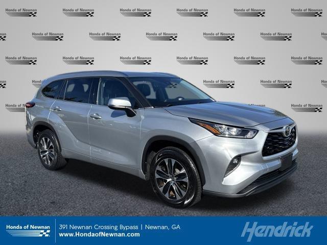 used 2020 Toyota Highlander car, priced at $25,900