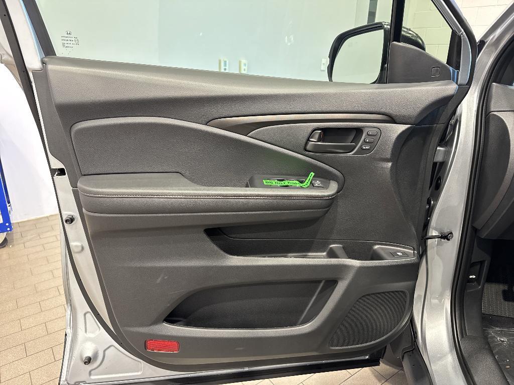 new 2025 Honda Ridgeline car, priced at $44,076