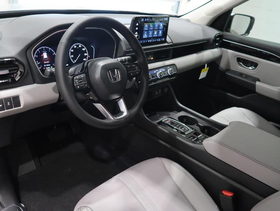 new 2025 Honda Pilot car, priced at $43,536