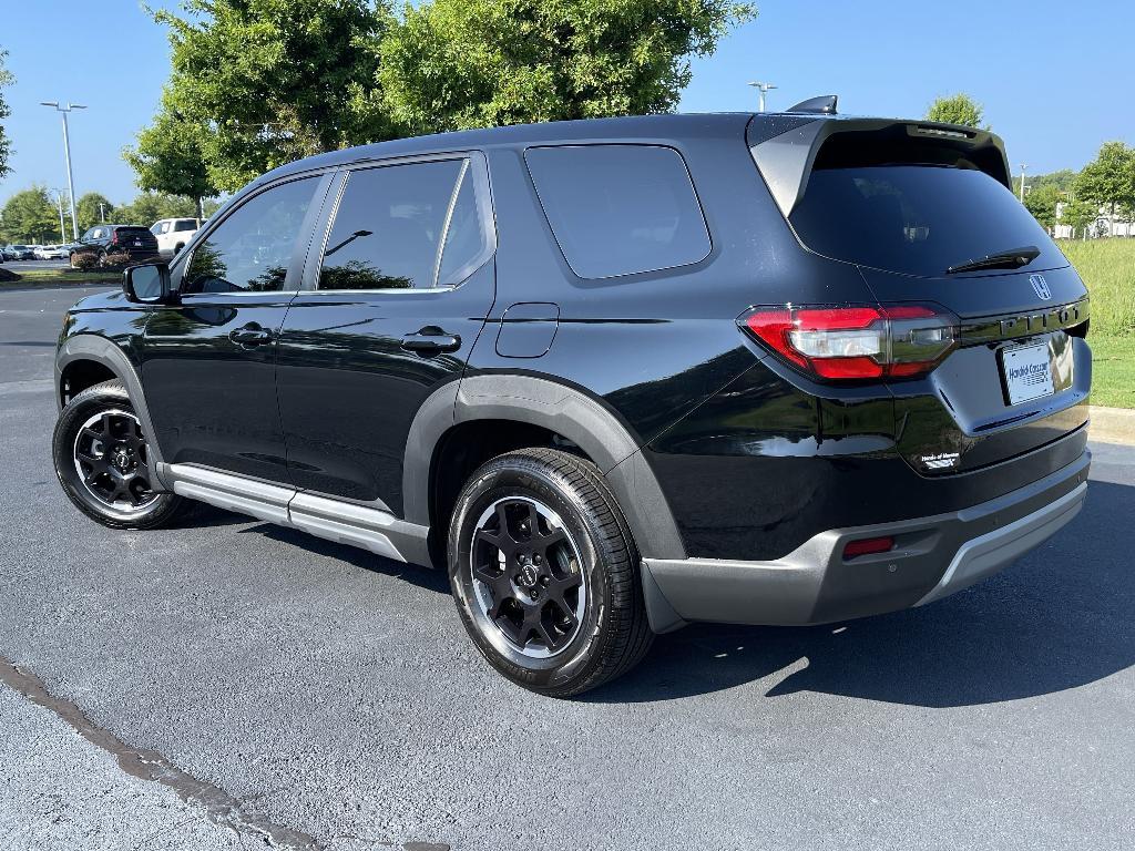 used 2025 Honda Pilot car, priced at $43,750