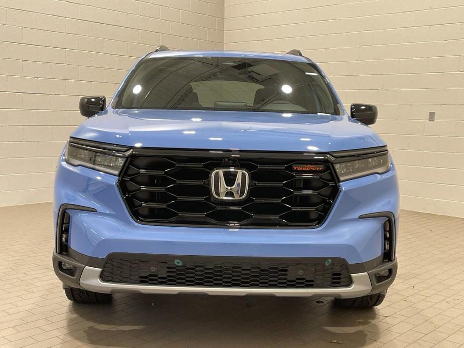 new 2025 Honda Pilot car, priced at $49,954