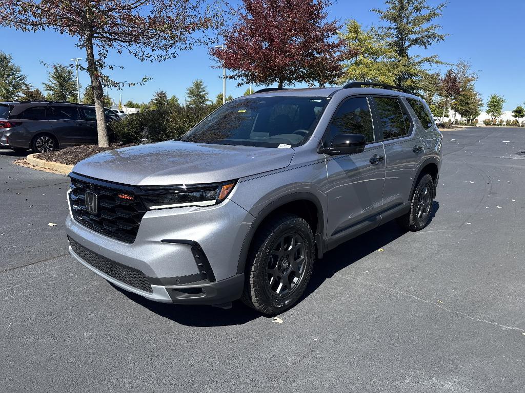 new 2025 Honda Pilot car, priced at $47,918