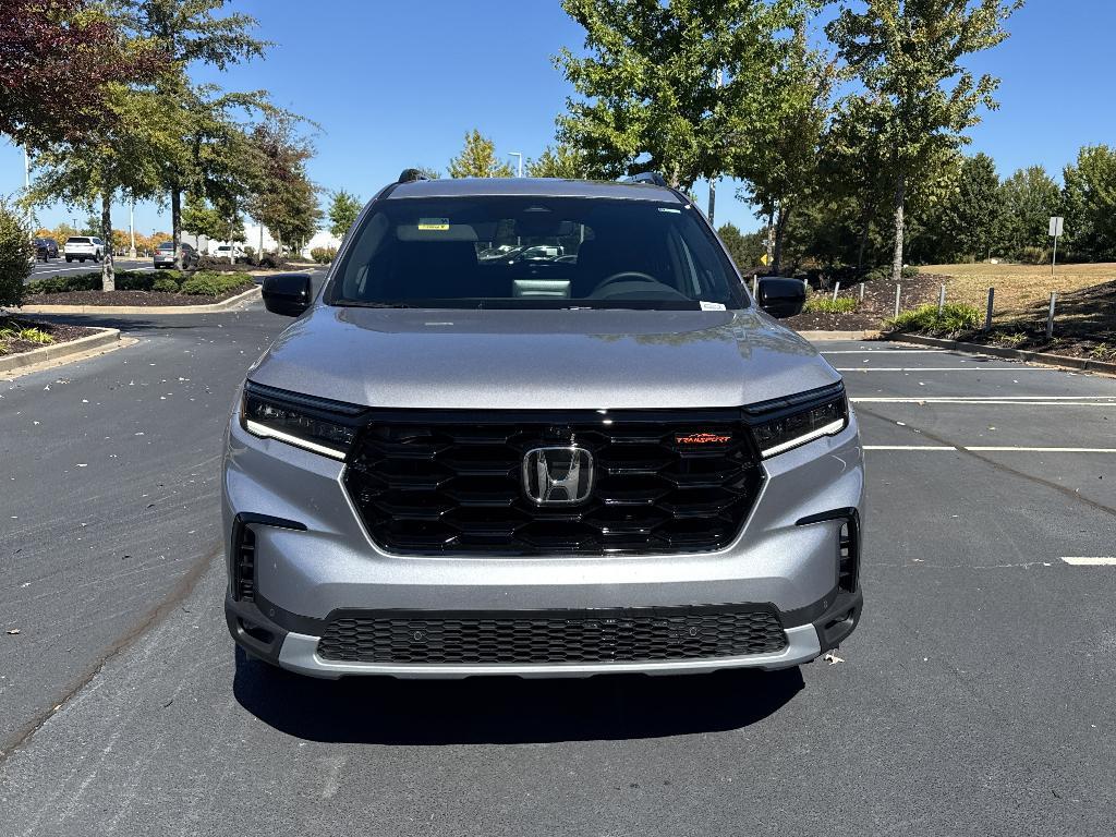 new 2025 Honda Pilot car, priced at $47,918