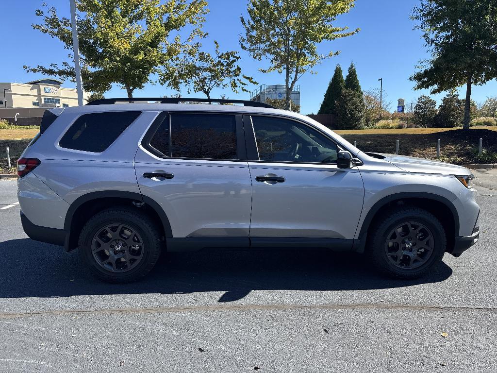 new 2025 Honda Pilot car, priced at $47,918