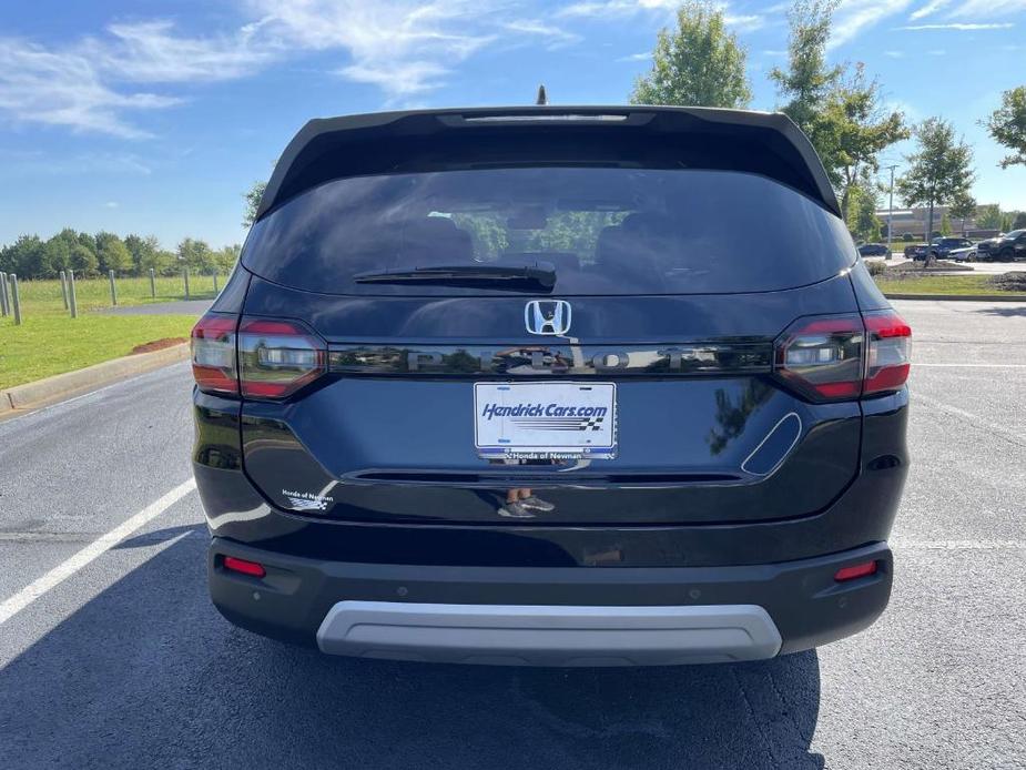 new 2025 Honda Pilot car, priced at $43,800