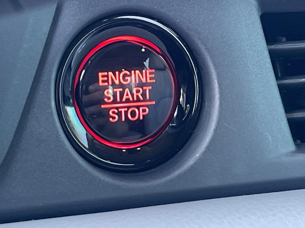 new 2025 Honda Pilot car, priced at $48,106