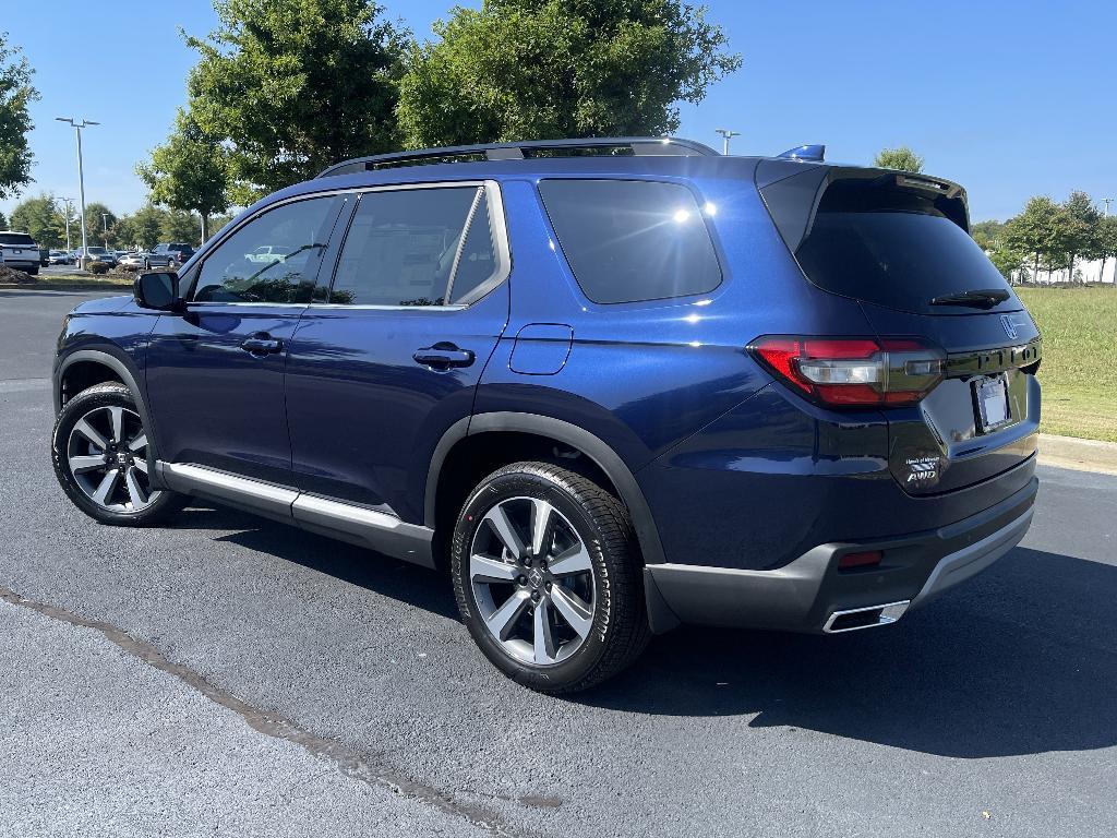new 2025 Honda Pilot car, priced at $48,106