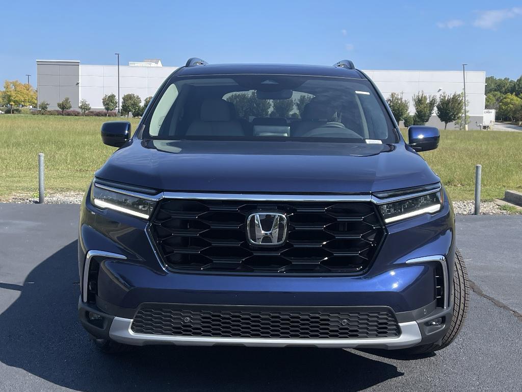 new 2025 Honda Pilot car, priced at $48,106