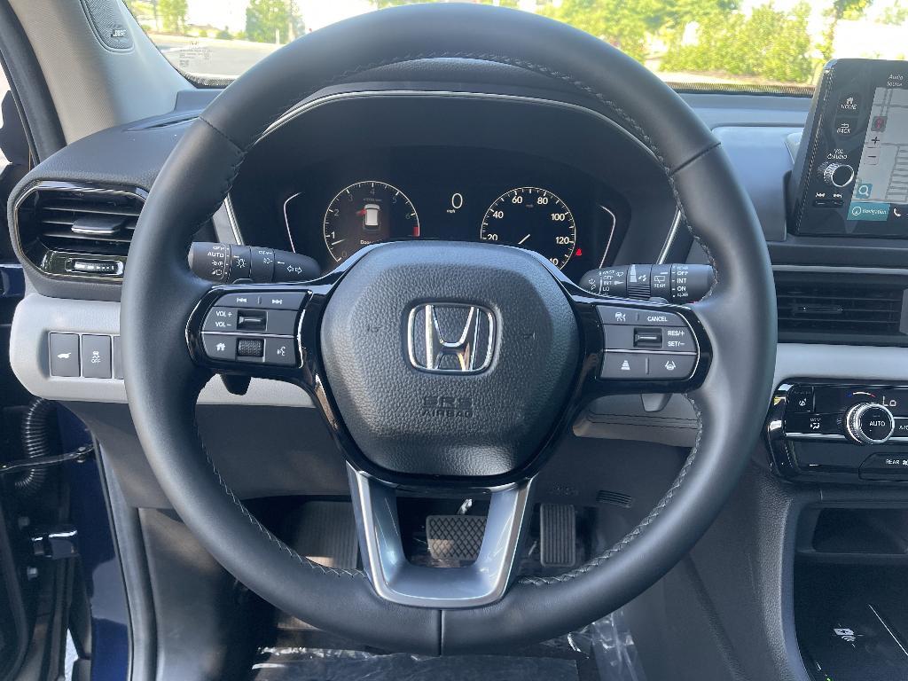 new 2025 Honda Pilot car, priced at $48,106