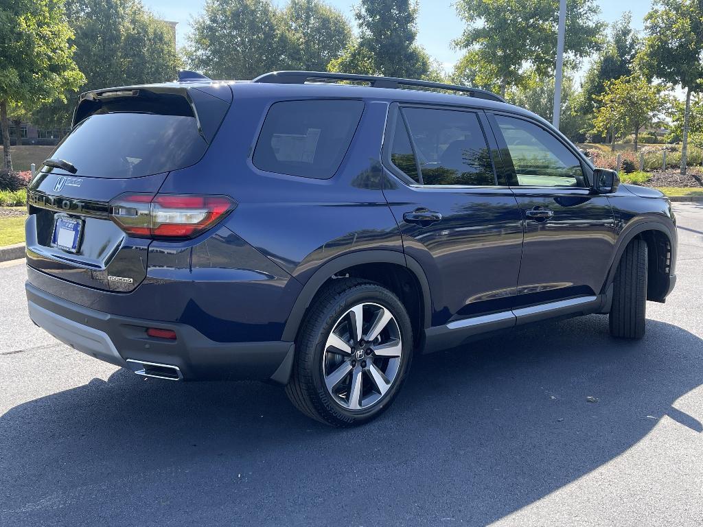 new 2025 Honda Pilot car, priced at $48,106