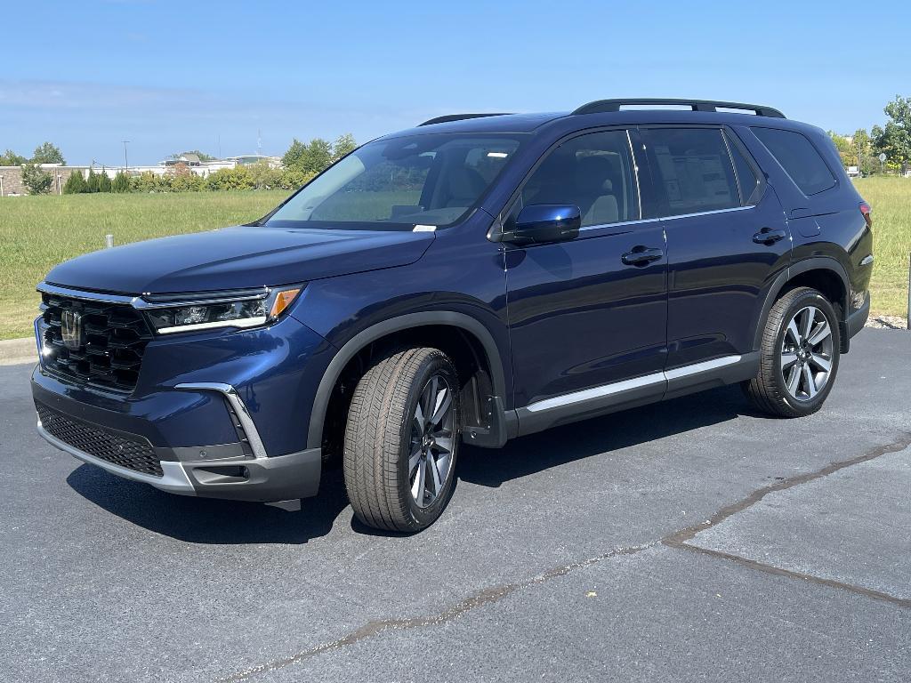 new 2025 Honda Pilot car, priced at $48,106