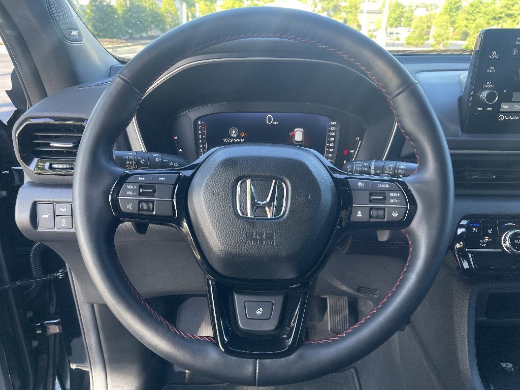 used 2025 Honda Pilot car, priced at $49,990