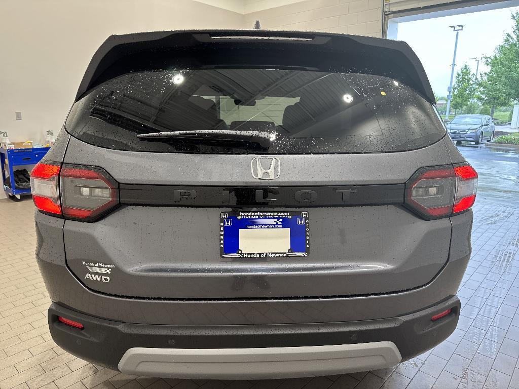 new 2025 Honda Pilot car, priced at $44,232