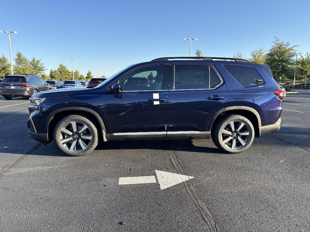 new 2025 Honda Pilot car, priced at $48,106