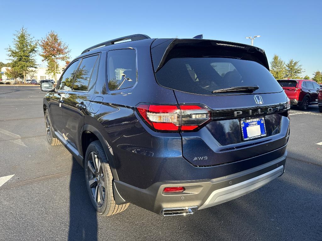 new 2025 Honda Pilot car, priced at $48,106