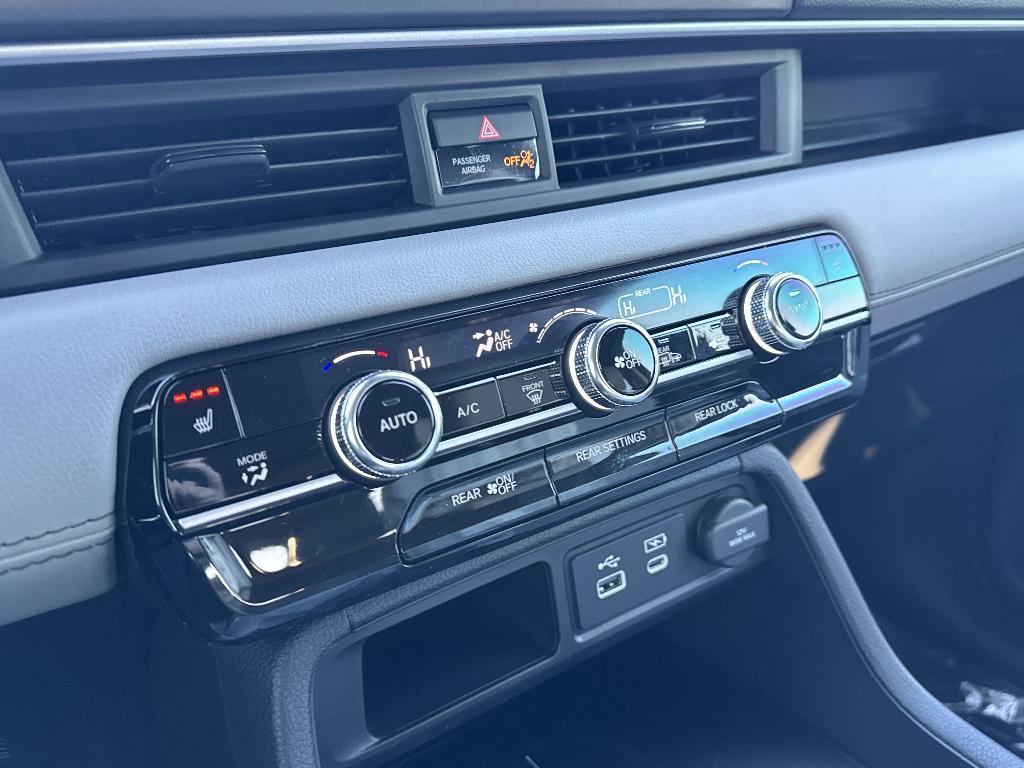 new 2025 Honda Pilot car, priced at $48,106