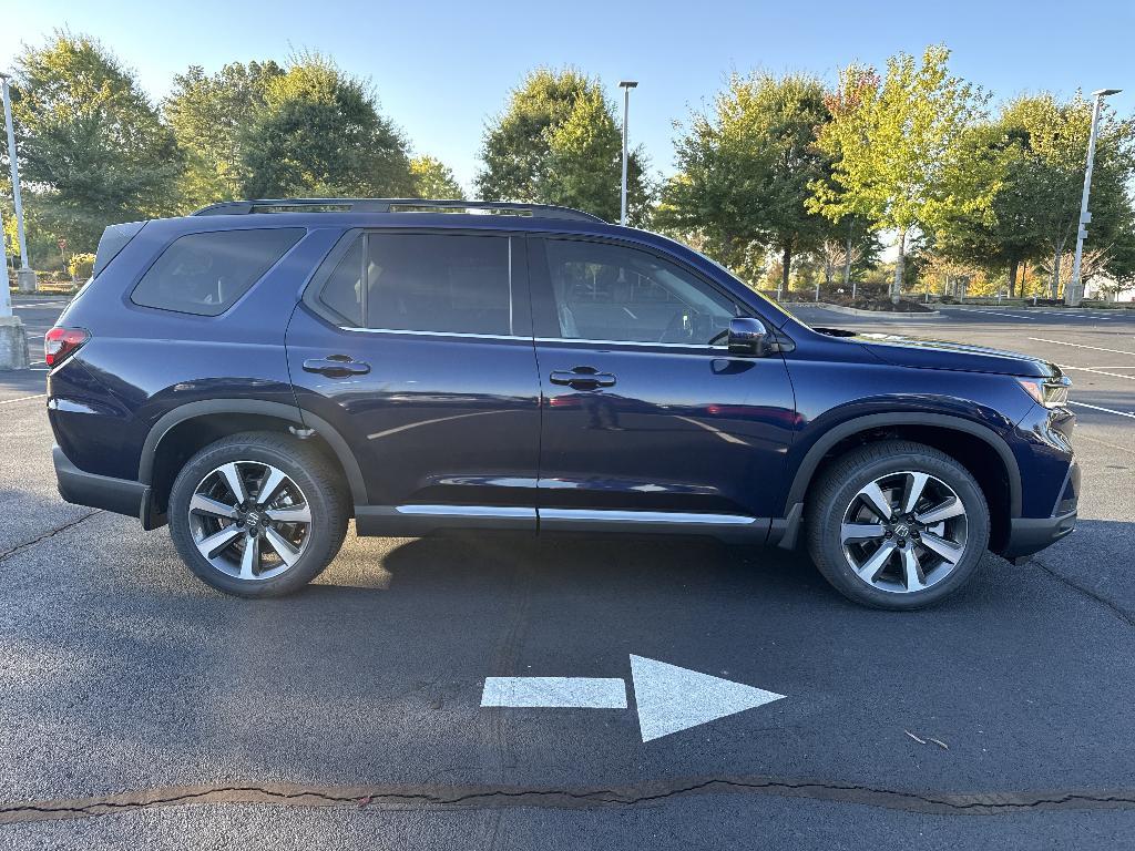new 2025 Honda Pilot car, priced at $48,106