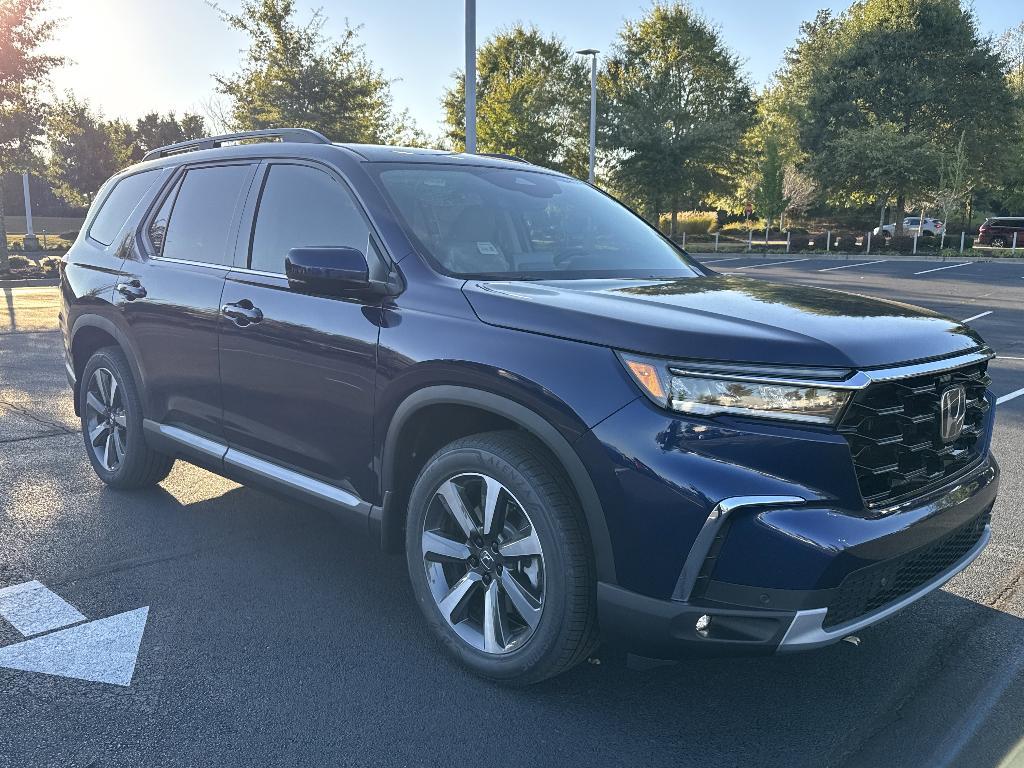 new 2025 Honda Pilot car, priced at $48,106